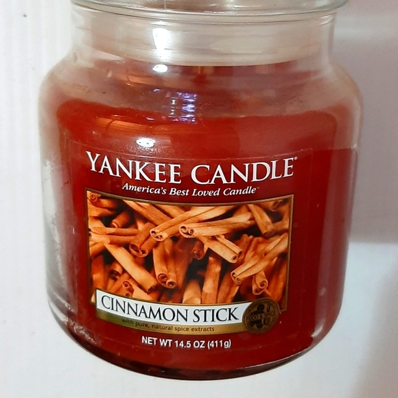 Yankee Candle Cinnamon Stick Med 14.5 oz. One Wick.